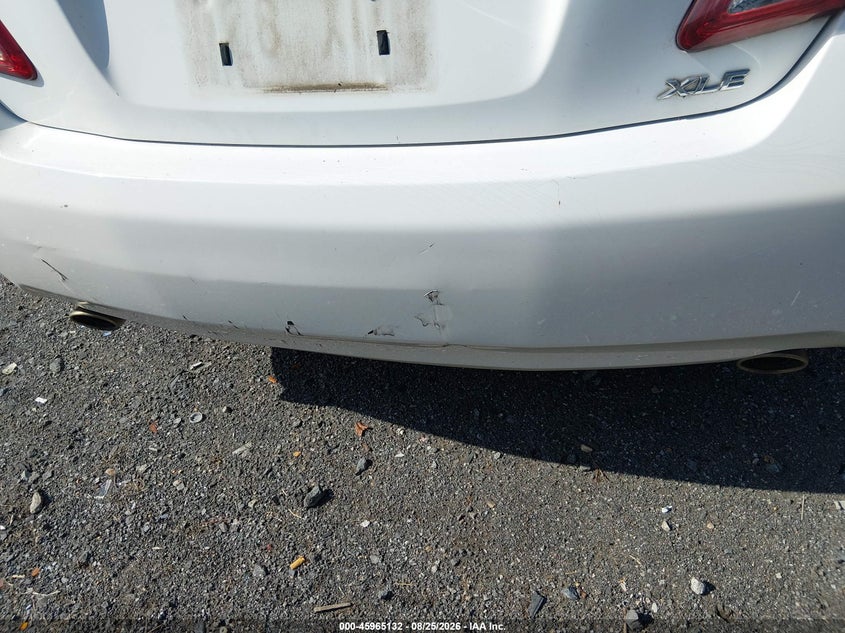 2011 TOYOTA CAMRY auction photo 6