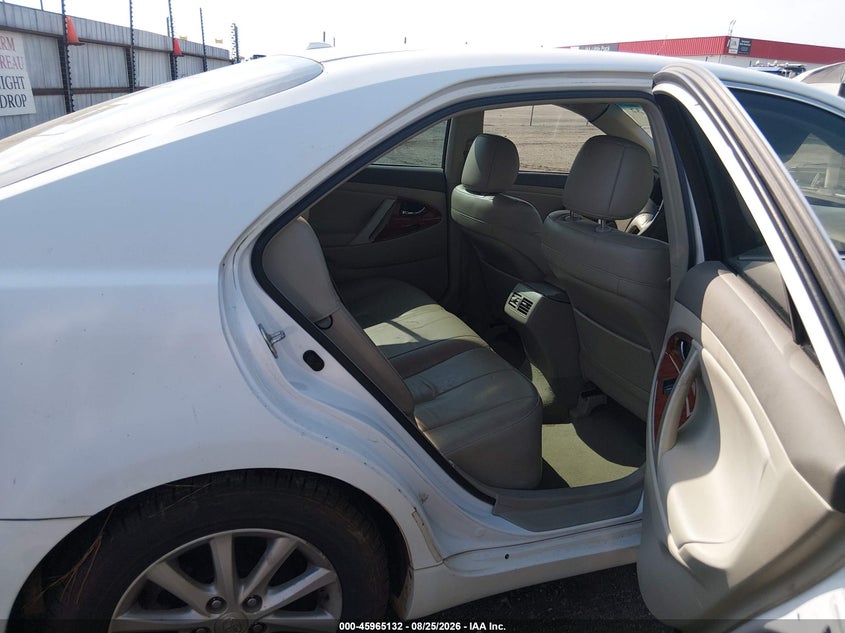 2011 TOYOTA CAMRY auction photo 8