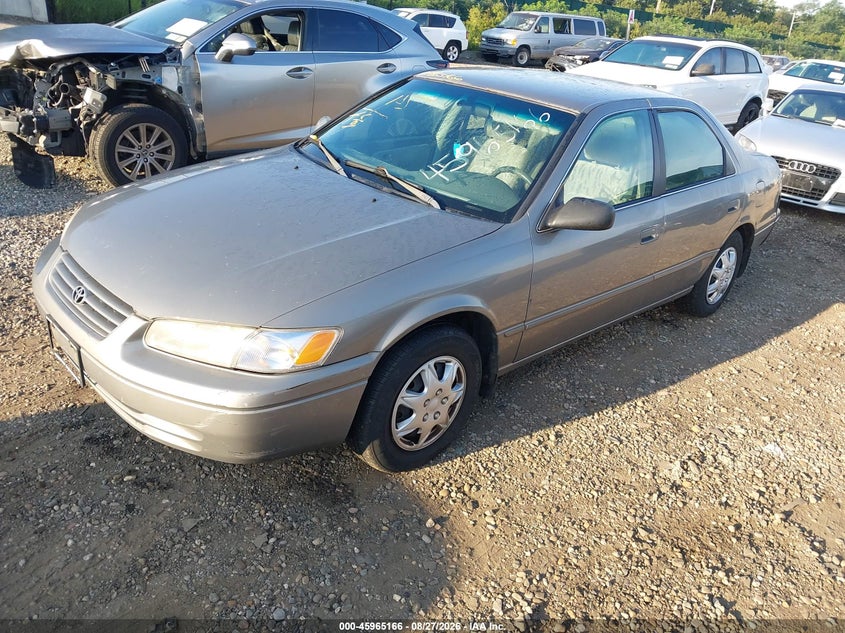 1999 Toyota Camry Le, Normal Wear & Tear, IAAI, VIN 4T1BG22K3XU498790 — photo 2