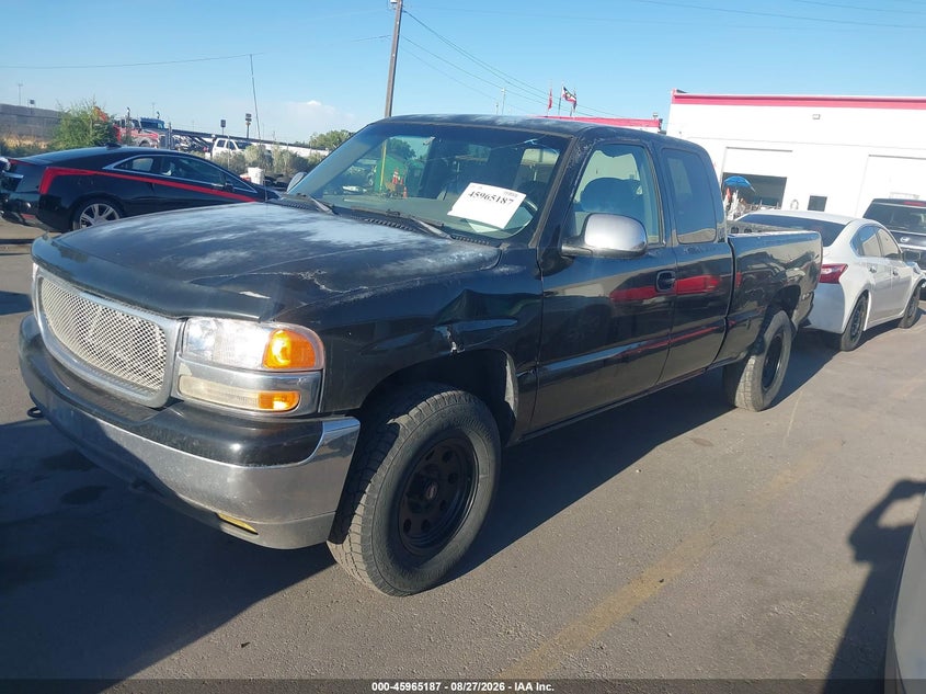 2000 GMC Sierra, Normal Wear & Tear, IAAI, VIN 2GTEK19T2Y1191410 — photo 2