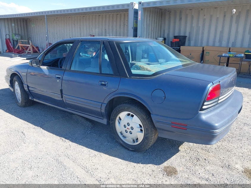 1997 OLDSMOBILE CUTLASS SUPREME auction photo 3