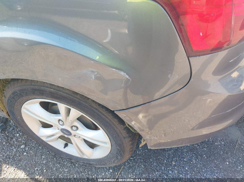 2014 FORD FOCUS auction photo 6