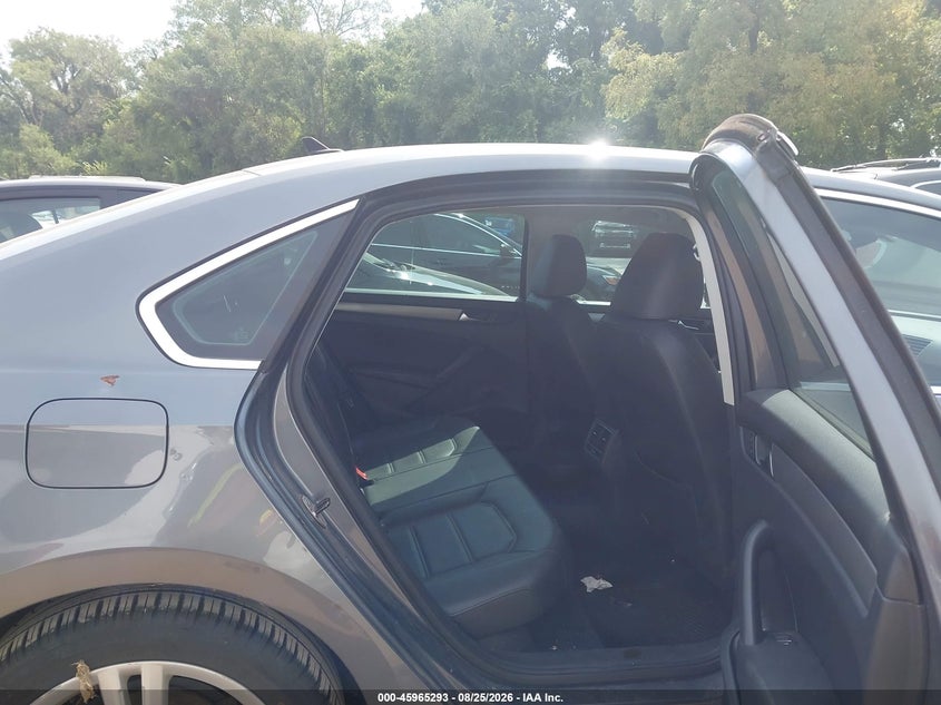 2014 VOLKSWAGEN PASSAT auction photo 8