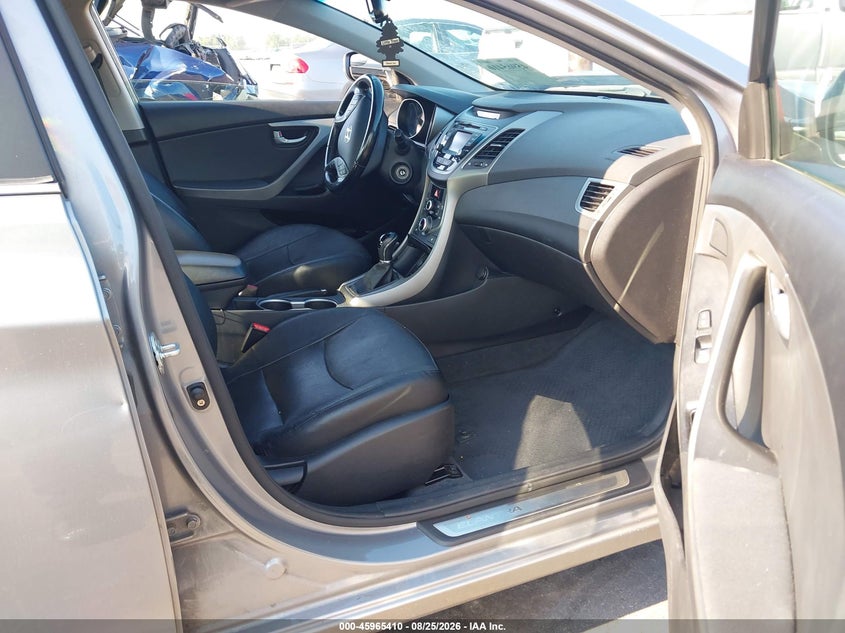 2014 HYUNDAI ELANTRA auction photo 5