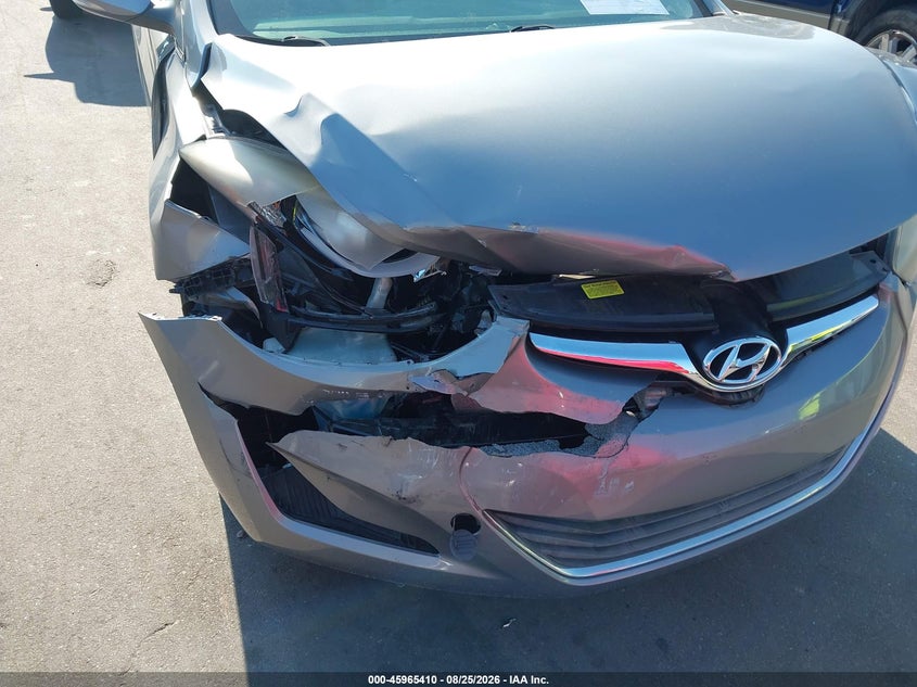 2014 HYUNDAI ELANTRA auction photo 6