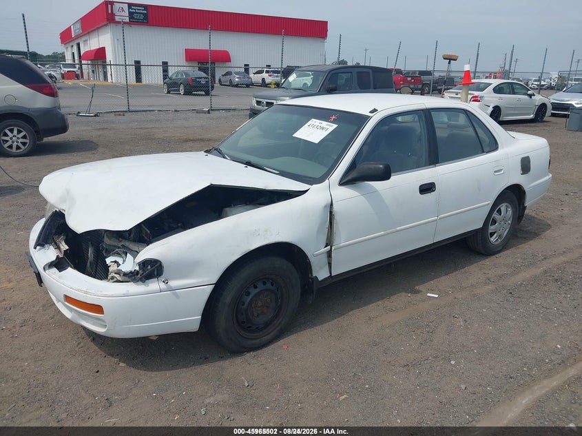 1996 Toyota Camry, Перед і зад, IAAI, VIN JT2BG12K7T0343362 — фото 2