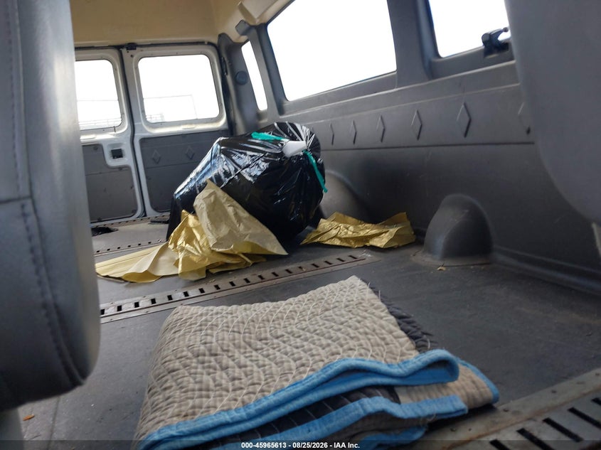 2013 FORD E-250 auction photo 8