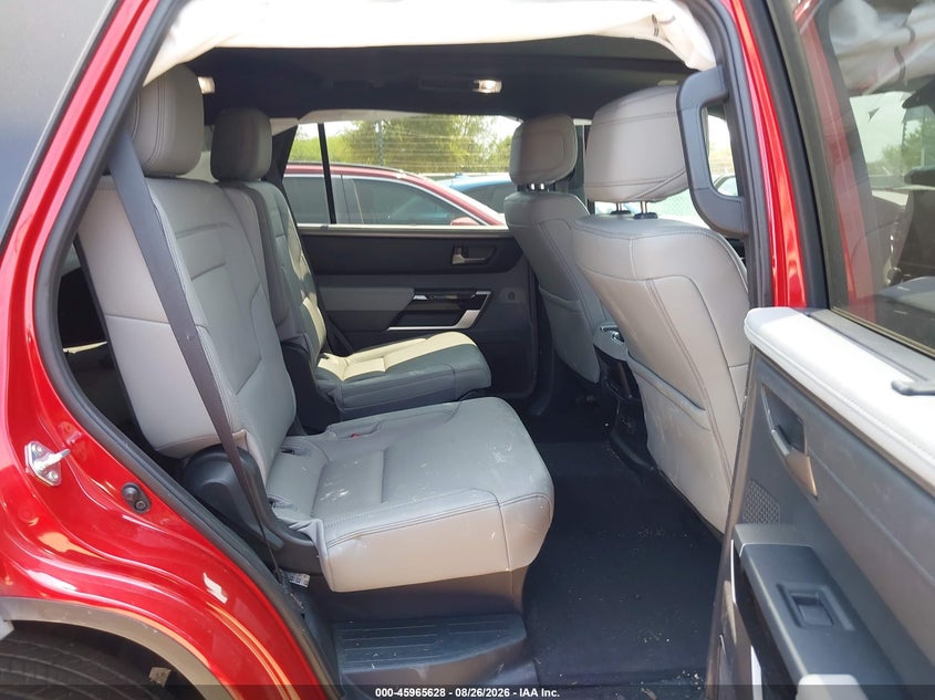 2026 TOYOTA SEQUOIA LIMITED · Фото 8