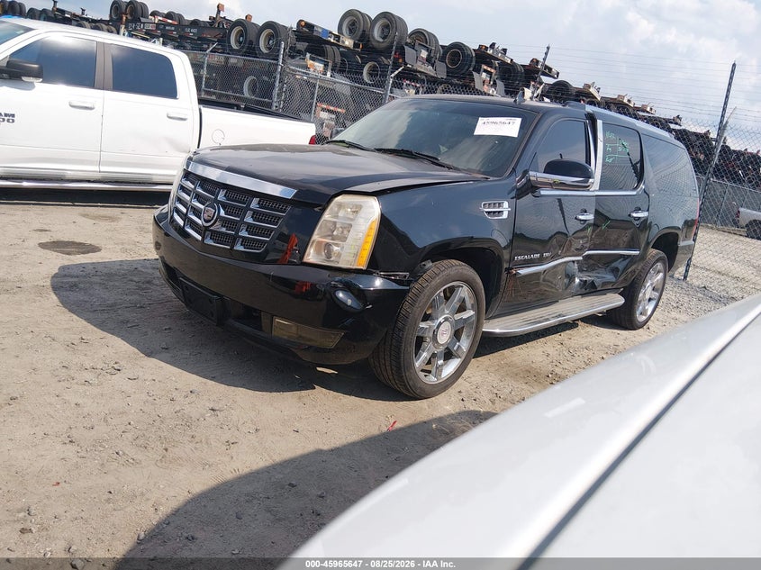 2013 Cadillac Escalade, Left Side, IAAI, VIN 1GYS4HEF5DR141036 — photo 2