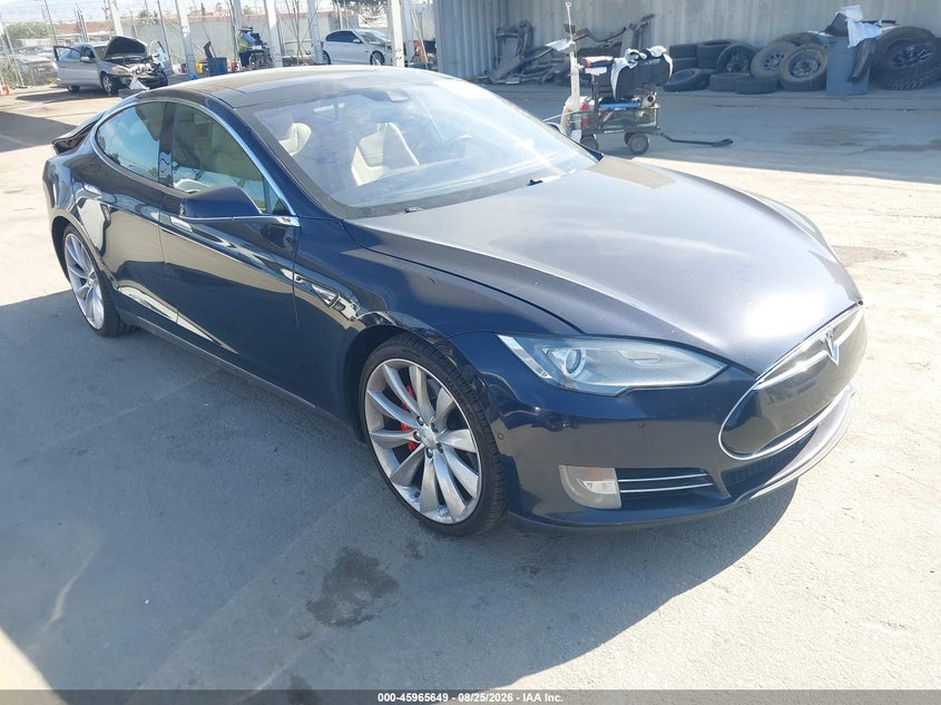 TESLA MODEL S - zdjęcie 1