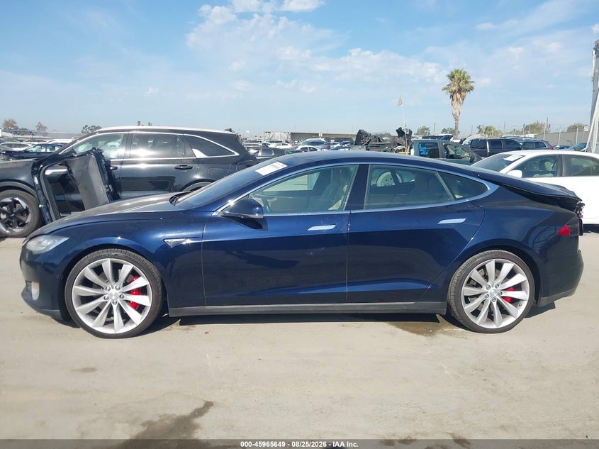 TESLA MODEL S - zdjęcie 16
