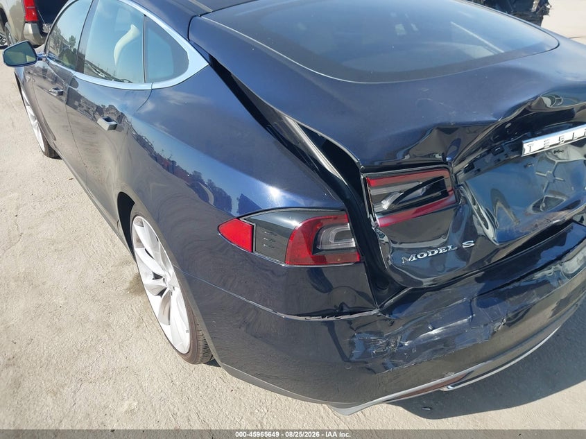 TESLA MODEL S - zdjęcie 13