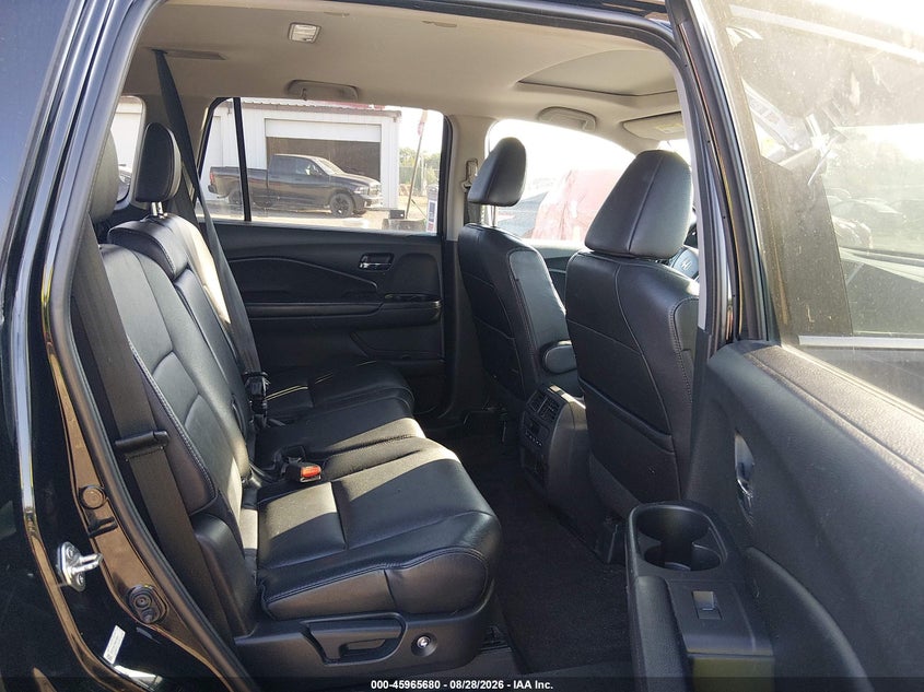 2016 HONDA PILOT auction photo 8