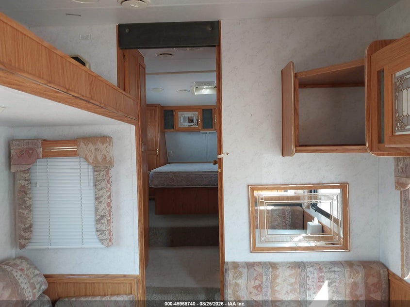 1999 NOMAD SKYLINE 2427 auction photo 5