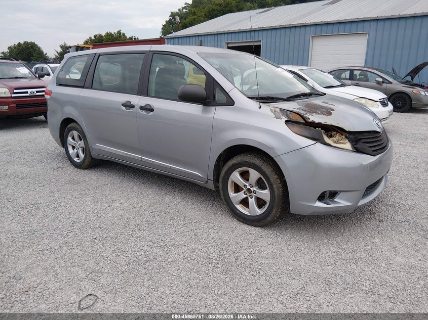 2011 TOYOTA SIENNA auction photo 1