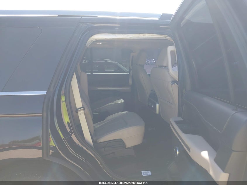 2023 FORD EXPEDITION auction photo 8