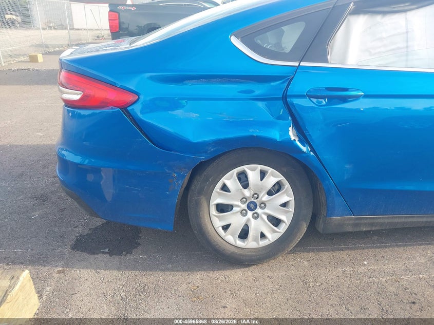 2020 FORD FUSION auction photo 6