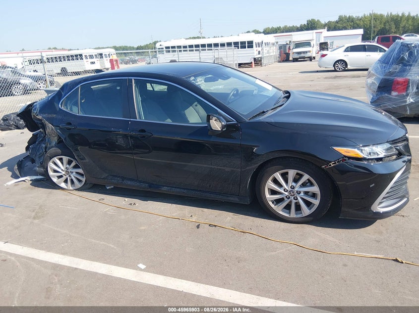 TOYOTA CAMRY - zdjęcie 13