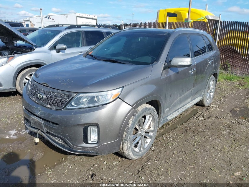 2015 Kia Sorento, Перёд и зад, IAAI, VIN 5XYKWDA74FG597652 — фото 2