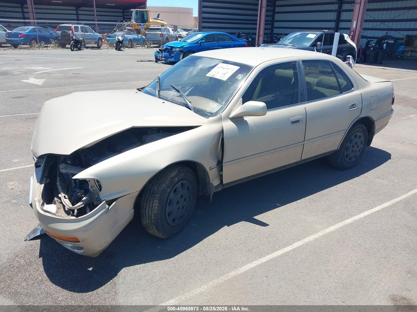 1995 Toyota Camry, Перёд и зад, IAAI, VIN JT2SK12E4S0305465 — фото 2