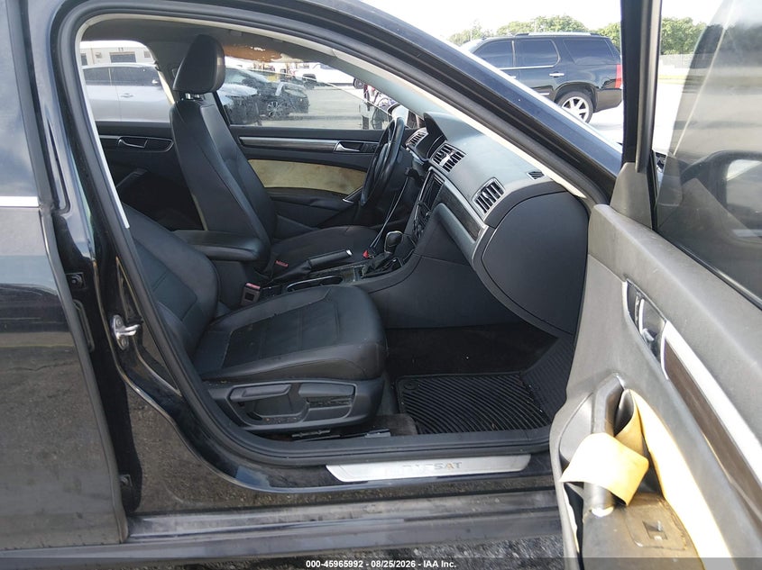 2018 VOLKSWAGEN PASSAT auction photo 5