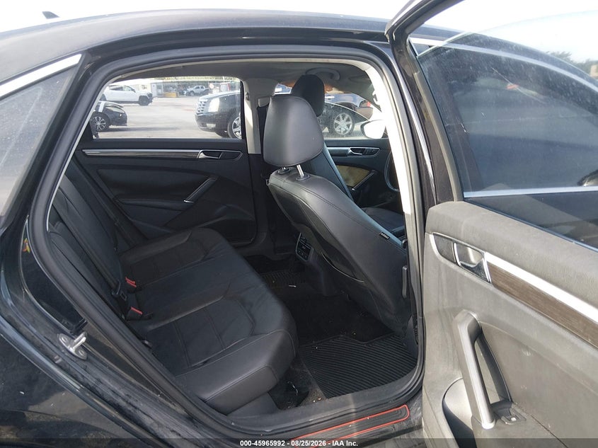 2018 VOLKSWAGEN PASSAT auction photo 8