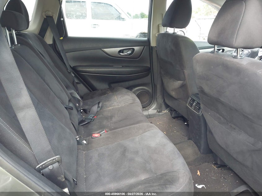 2015 NISSAN ROGUE auction photo 8