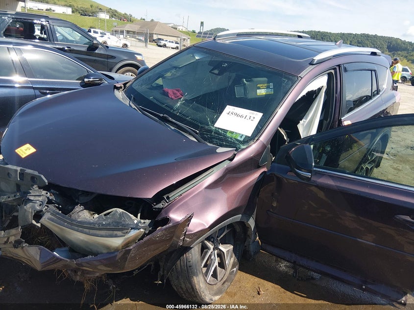 2018 Toyota RAV 4, Front End, IAAI, VIN 2T3JFREV8JW720655 — photo 2