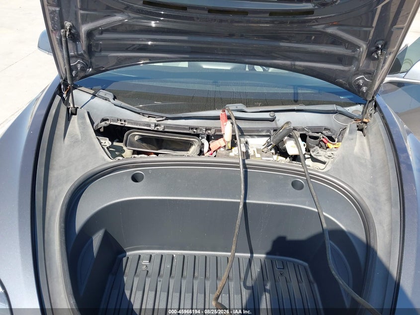 TESLA MODEL 3 - zdjęcie 10