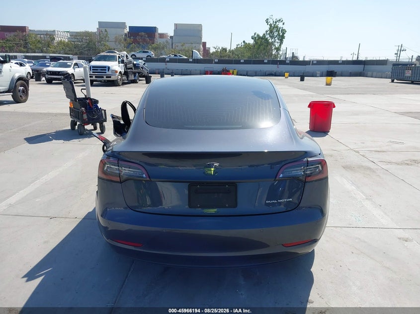 TESLA MODEL 3 - zdjęcie 15