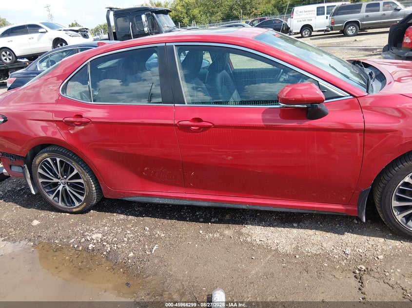 TOYOTA CAMRY - zdjęcie 14