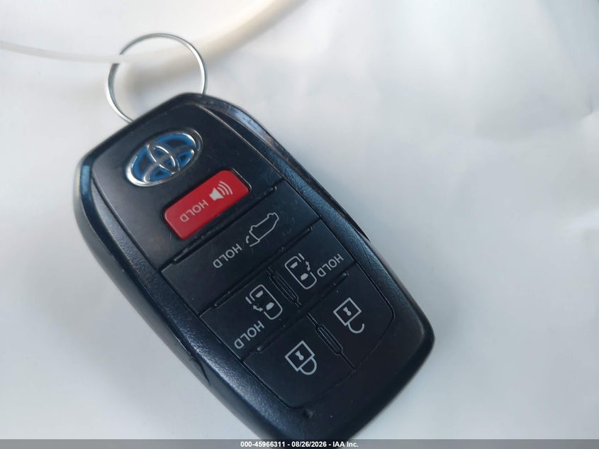 TOYOTA SIENNA - zdjęcie 11