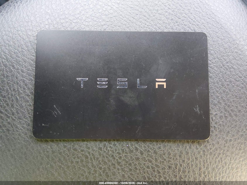 TESLA MODEL 3 - zdjęcie 11