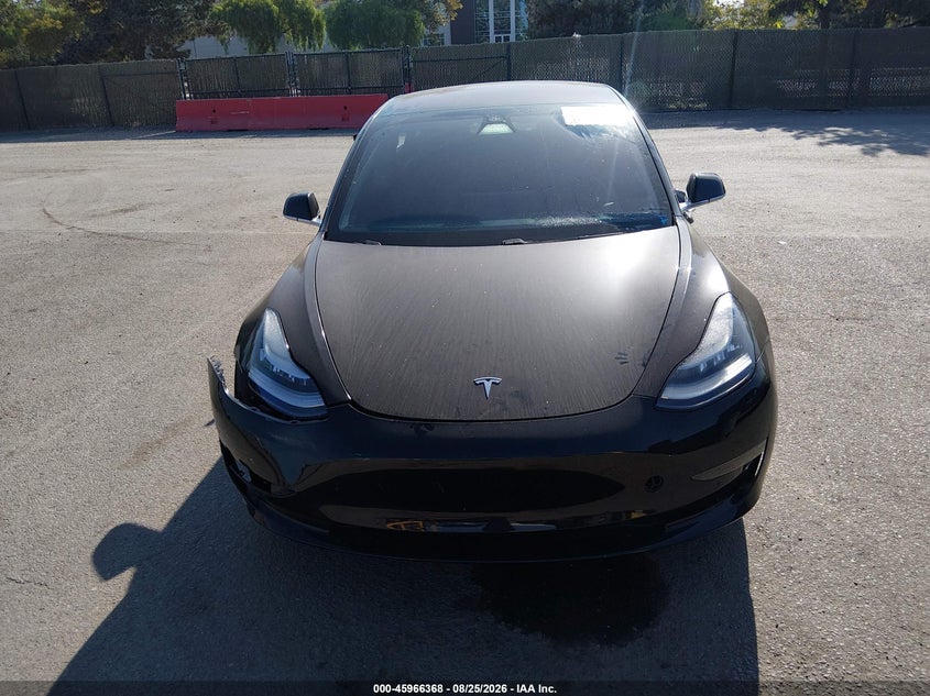 TESLA MODEL 3 - zdjęcie 14