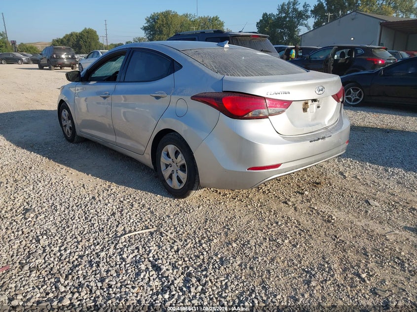 2016 HYUNDAI ELANTRA auction photo 3