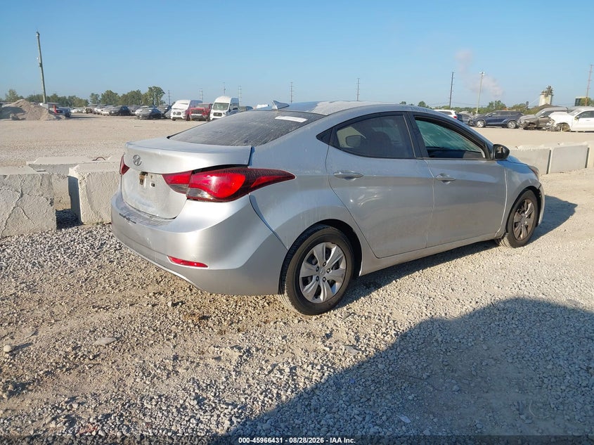 2016 HYUNDAI ELANTRA auction photo 4