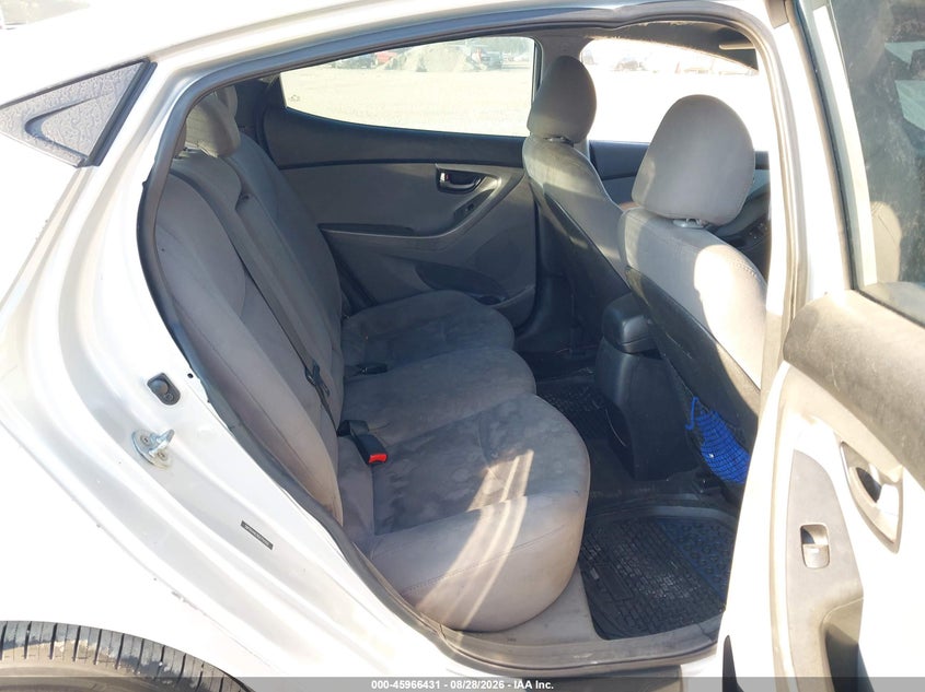 2016 HYUNDAI ELANTRA auction photo 8