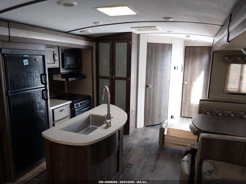 2019 KEYSTONE PREMIER auction photo 8