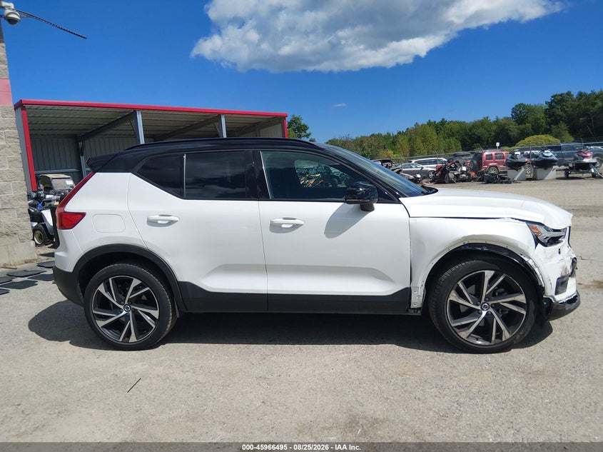 VOLVO XC40 2021 VIN YV4162UM5M2611533