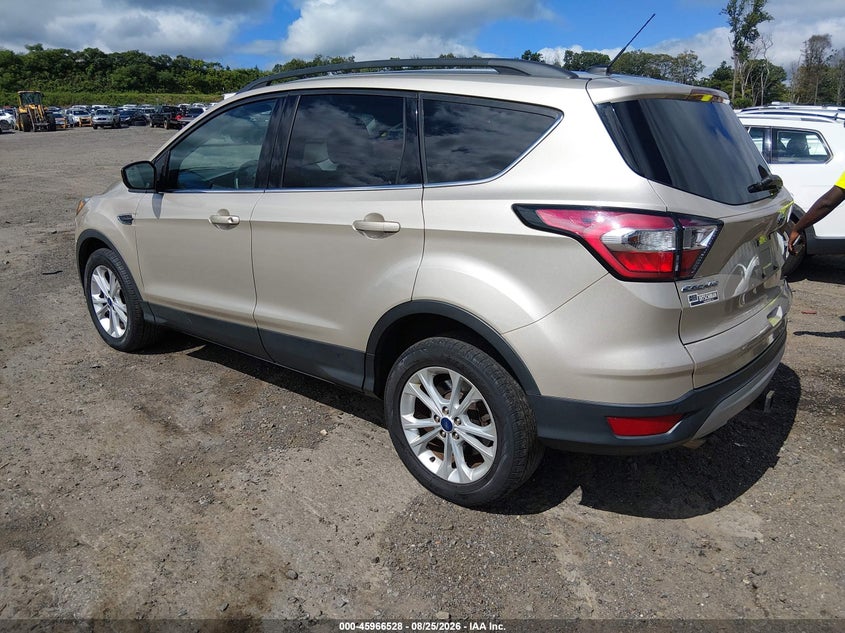 Vin: 1fmcu9gd6hue42232, lot: 46465747, ford escape se 20173
