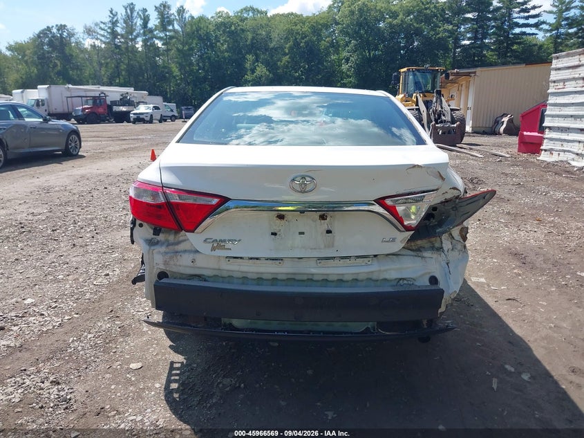 TOYOTA CAMRY - zdjęcie 17