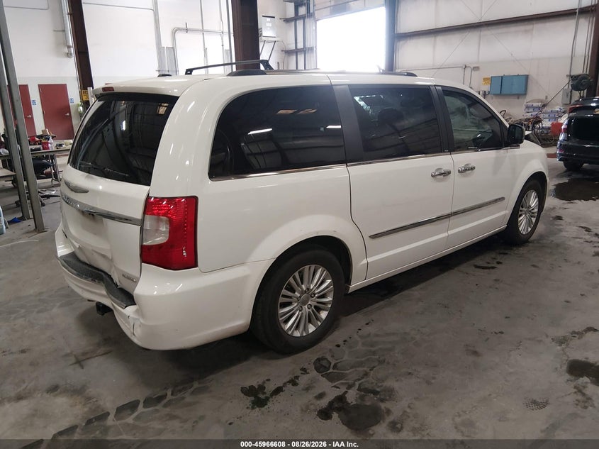2012 CHRYSLER TOWN & COUNTRY auction photo 4