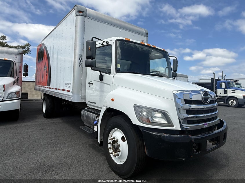 2018 HINO 338 BOX TRUCK auction photo 2