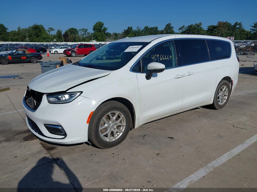 2023 Chrysler Pacifica, Front End, IAAI, VIN 2C4RC1BG9PR616018 — photo 2
