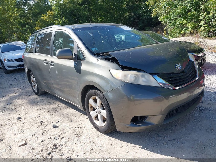 2011 Toyota Sienna LE V6