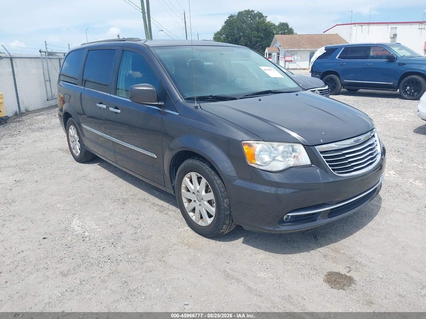 2016 CHRYSLER TOWN & COUNTRY auction photo 1