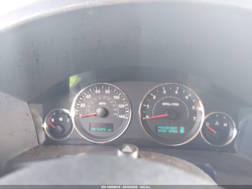 2007 JEEP COMMANDER auction photo 7