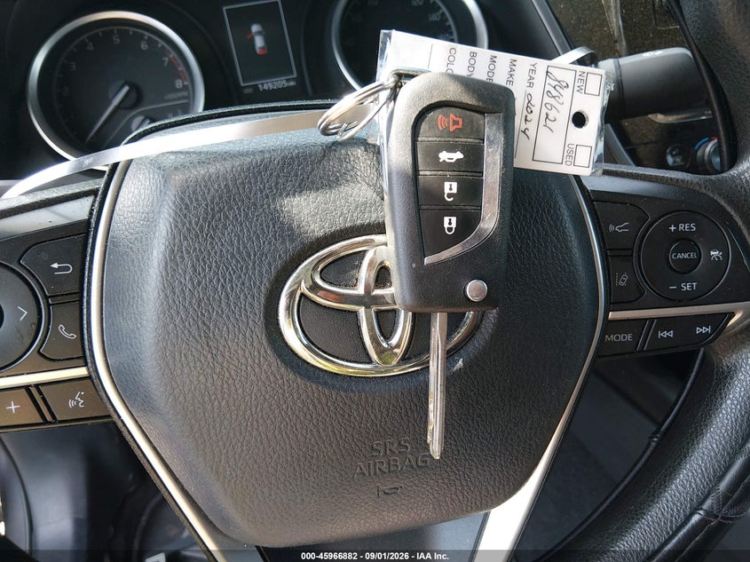 TOYOTA CAMRY - zdjęcie 11