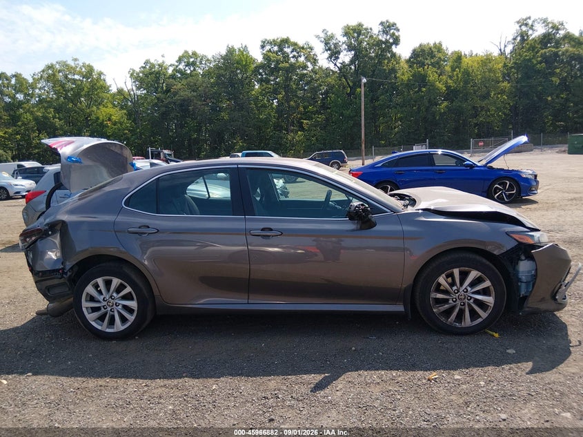 TOYOTA CAMRY - zdjęcie 13