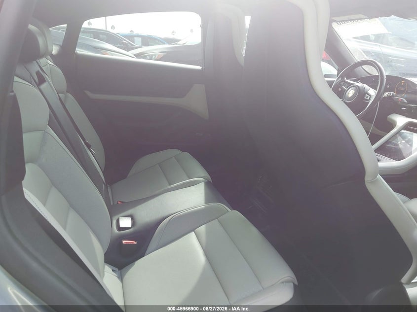 2021 PORSCHE TAYCAN auction photo 8